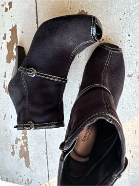 Town Shoes Black Peep-Toe Ankle Booties – Size 6½B